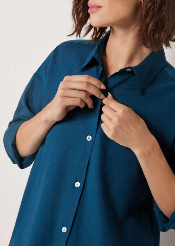 Cropped Linen and Viscose Shirt Cropped Linen and Viscose Shirt