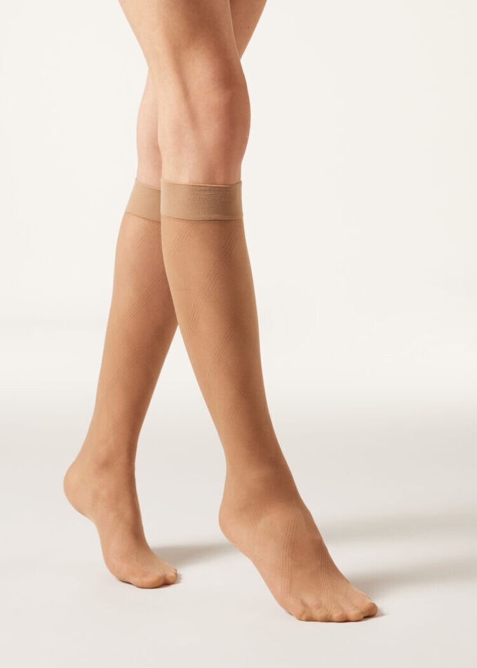 Sheer Diamond Pattern Knee High Socks