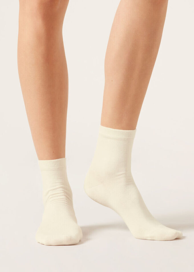 Short Socks with Trimmed Cuffs